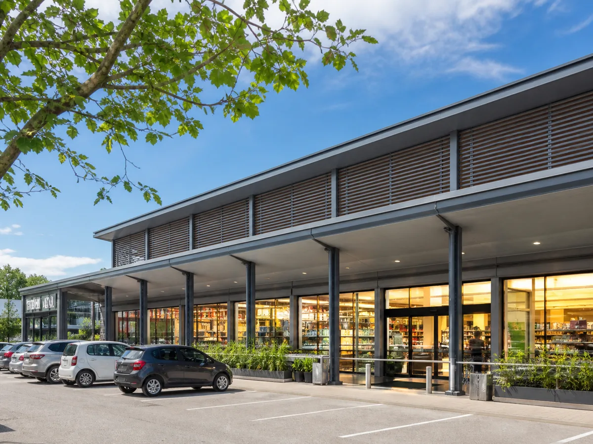 Neighbourhood supermarket near Ara Grove